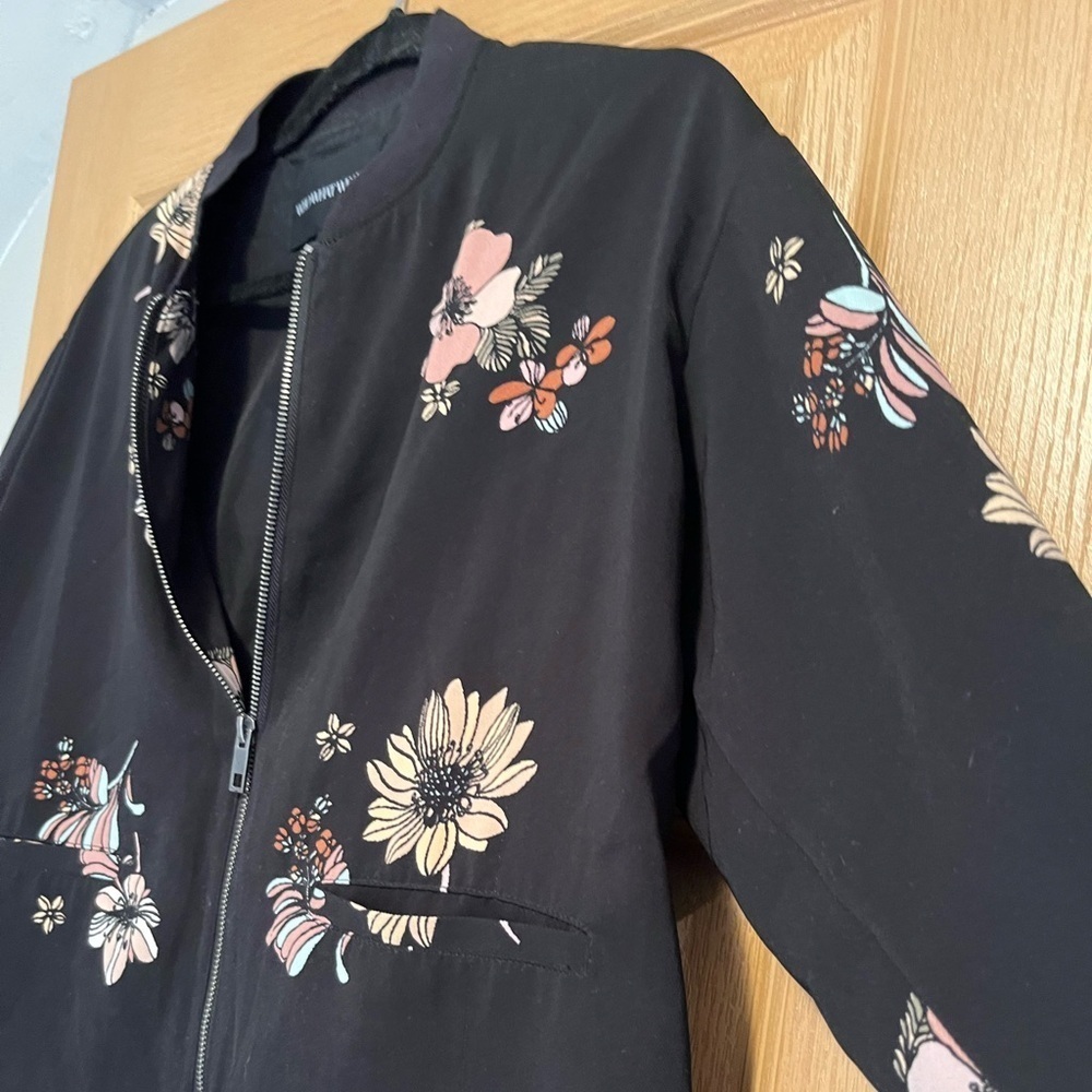 Who What Wear Black Floral Bomber Jacket - Picture 4 of 12